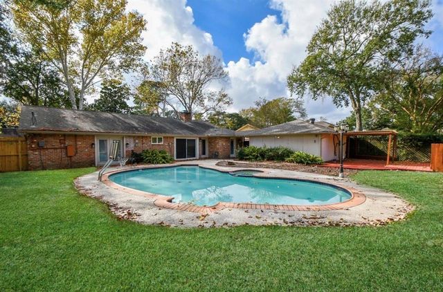 10706 Inwood Drive, Houston, TX 77042