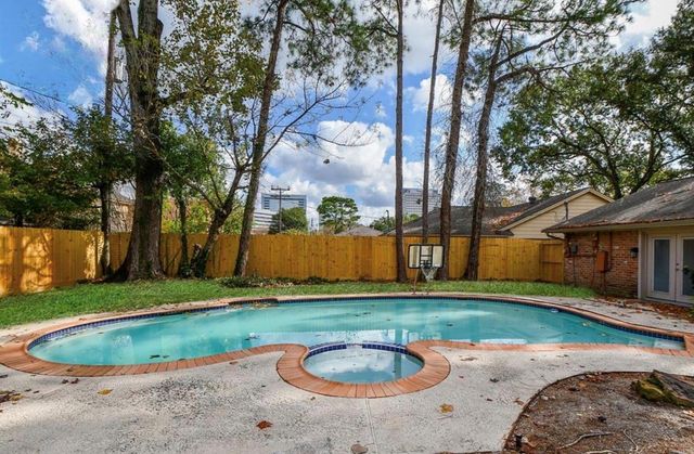 10706 Inwood Drive, Houston, TX 77042