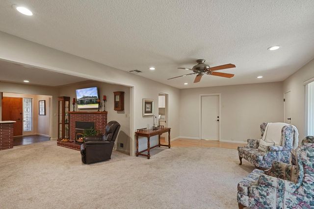 610 W Tokay St, Lodi, CA 95240