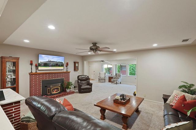 610 W Tokay St, Lodi, CA 95240