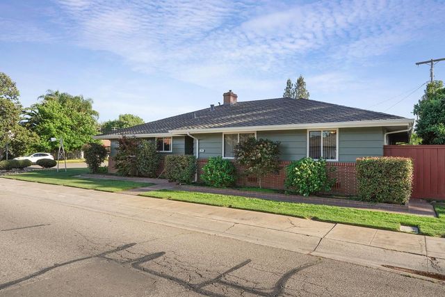 610 W Tokay St, Lodi, CA 95240