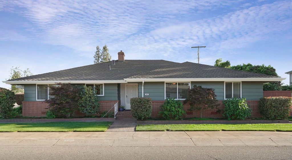 610 W Tokay St, Lodi, CA 95240
