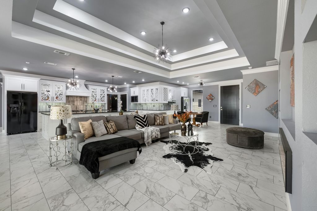 Image 14 of property listing at 5201 Riviera Lane, San Angelo, TX 76904