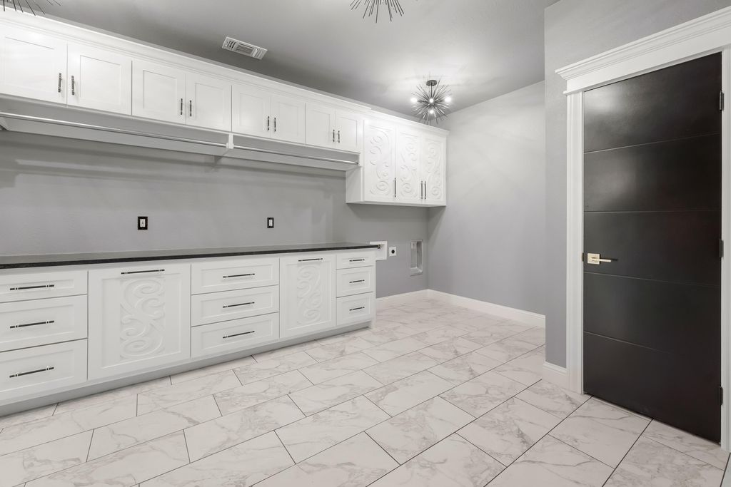 Image 17 of property listing at 5201 Riviera Lane, San Angelo, TX 76904