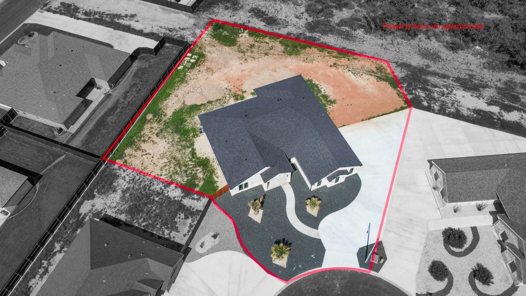 Image 18 of property listing at 5201 Riviera Lane, San Angelo, TX 76904