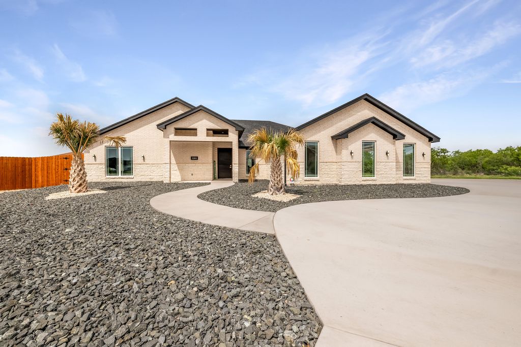 Image 21 of property listing at 5201 Riviera Lane, San Angelo, TX 76904
