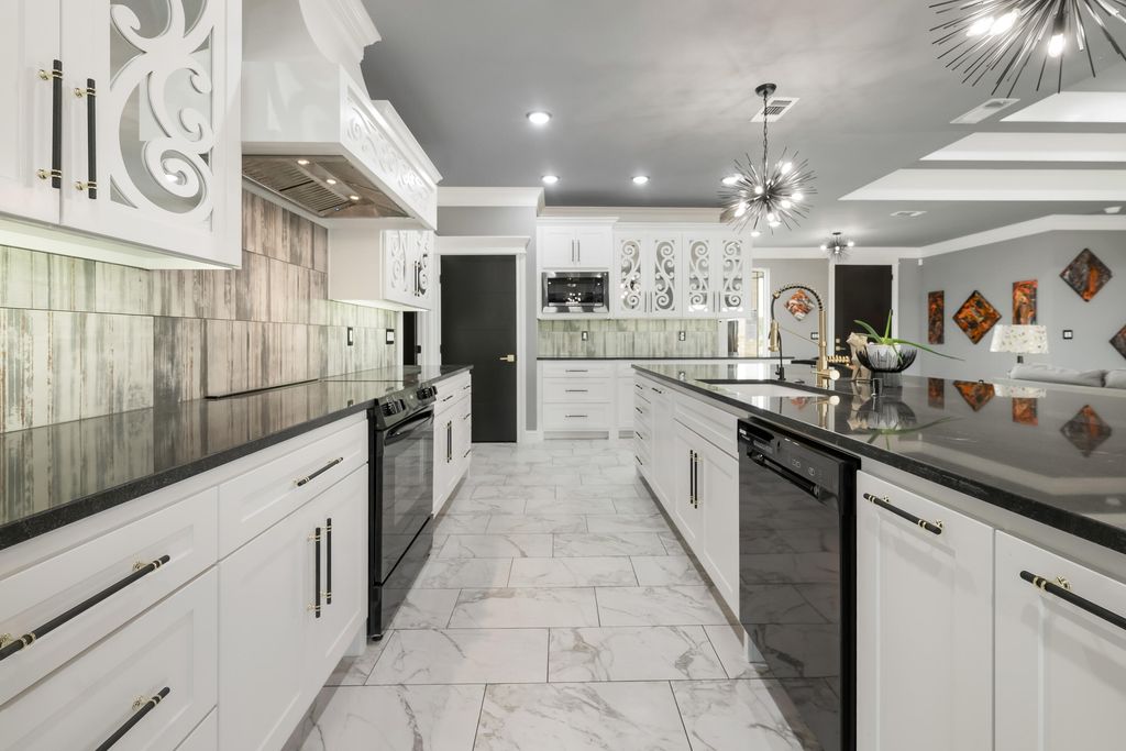 Image 37 of property listing at 5201 Riviera Lane, San Angelo, TX 76904