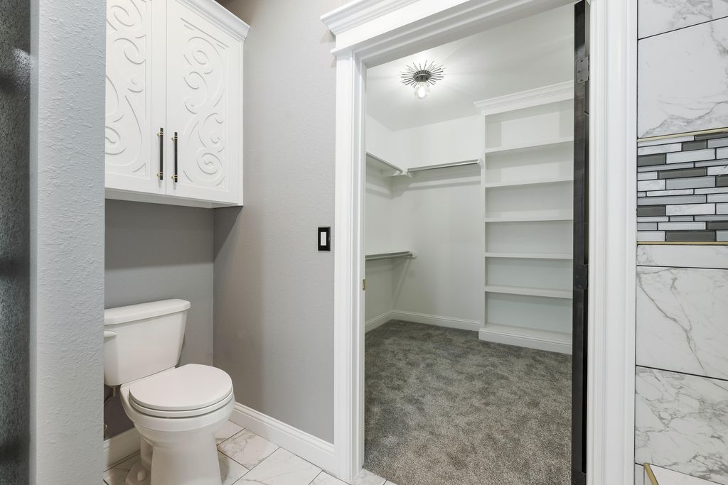 Image 7 of property listing at 5201 Riviera Lane, San Angelo, TX 76904