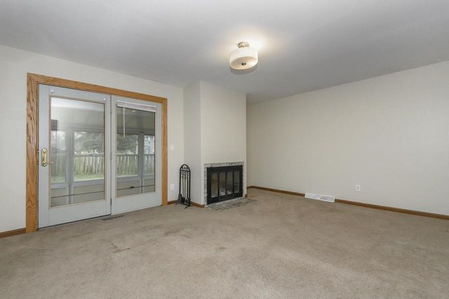 2113 Garven COURT, Waukesha, WI 53188