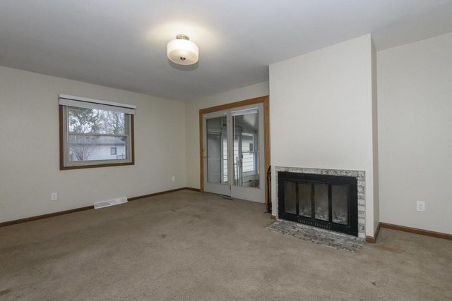 2113 Garven COURT, Waukesha, WI 53188