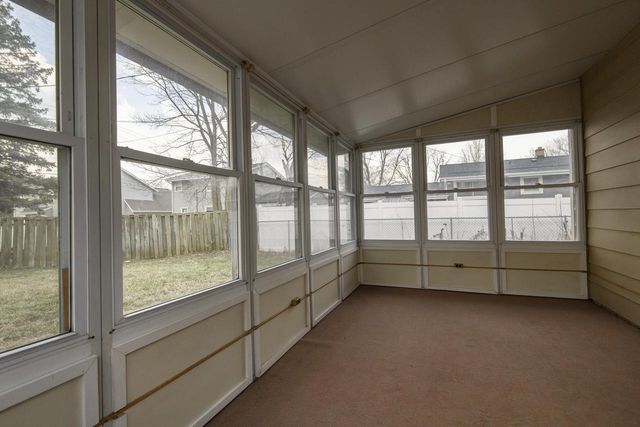 2113 Garven COURT, Waukesha, WI 53188