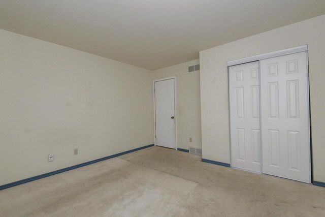 2113 Garven COURT, Waukesha, WI 53188