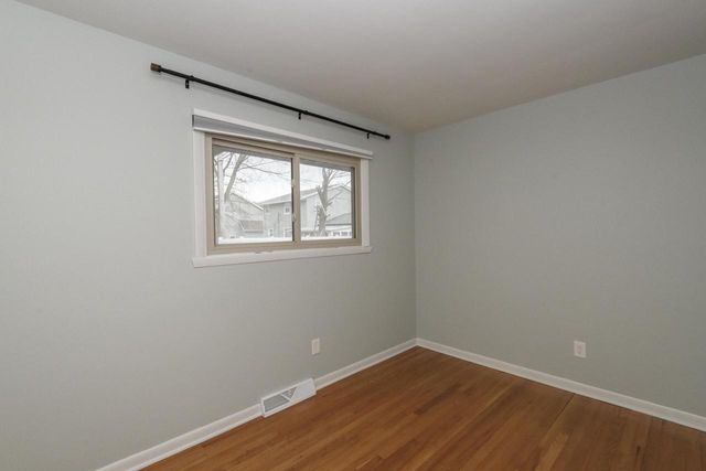 2113 Garven COURT, Waukesha, WI 53188