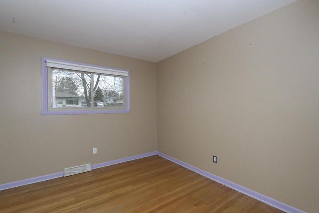 2113 Garven COURT, Waukesha, WI 53188