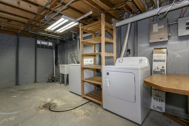 2113 Garven COURT, Waukesha, WI 53188