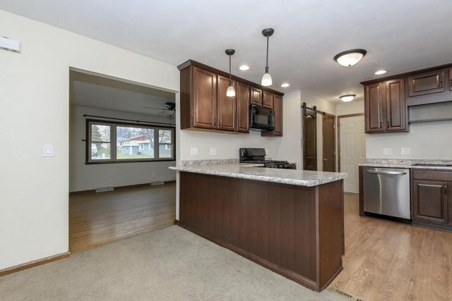 2113 Garven COURT, Waukesha, WI 53188