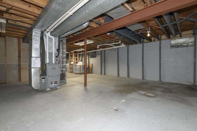 2113 Garven COURT, Waukesha, WI 53188