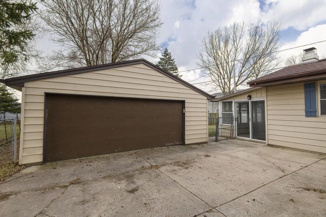 2113 Garven COURT, Waukesha, WI 53188