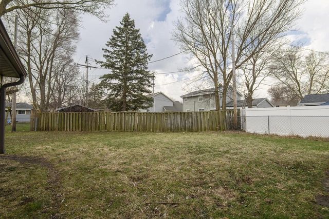 2113 Garven COURT, Waukesha, WI 53188