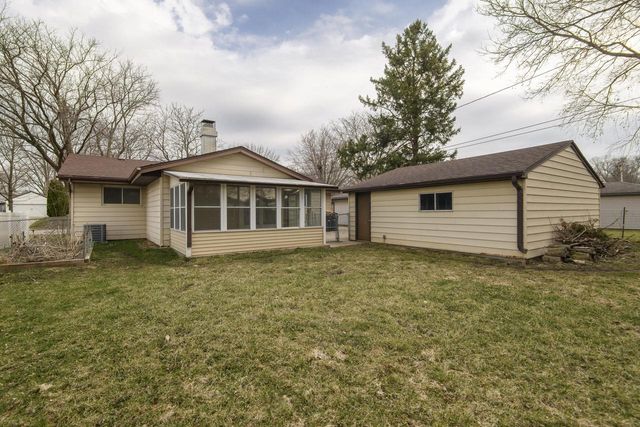 2113 Garven COURT, Waukesha, WI 53188