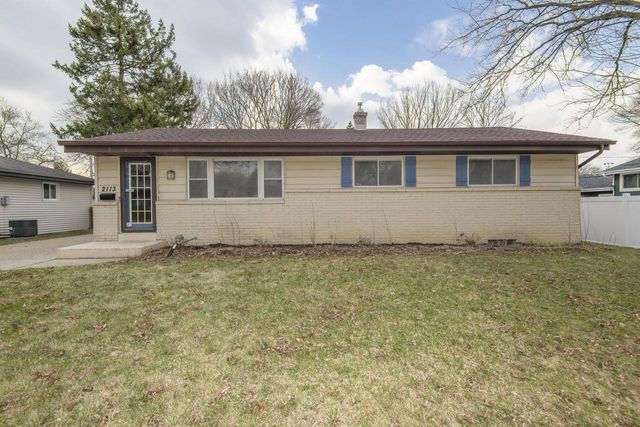 2113 Garven COURT, Waukesha, WI 53188