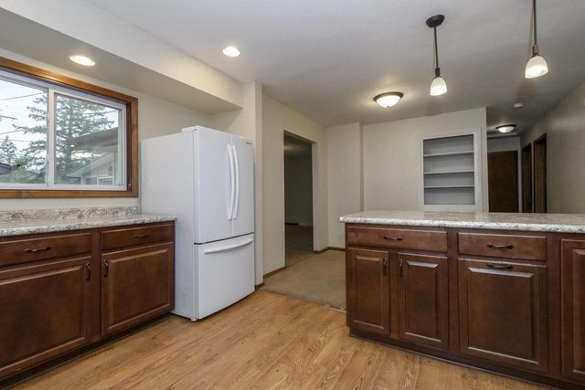 2113 Garven COURT, Waukesha, WI 53188