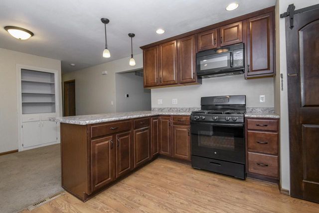 2113 Garven COURT, Waukesha, WI 53188