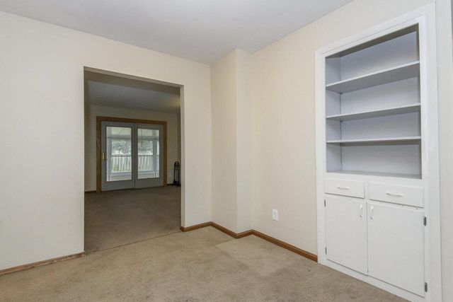 2113 Garven COURT, Waukesha, WI 53188