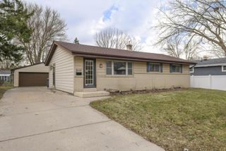 2113 Garven COURT, Waukesha, WI 53188