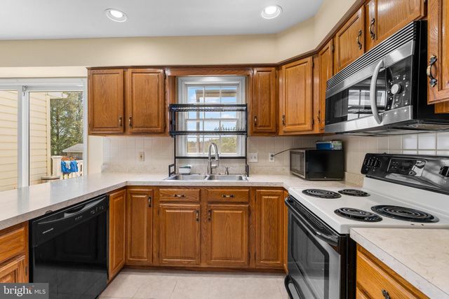 4507 MANCE DR, Harrisburg, PA 17112