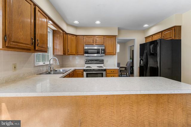 4507 MANCE DR, Harrisburg, PA 17112