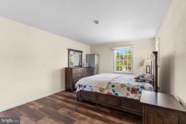 4507 MANCE DR, Harrisburg, PA 17112