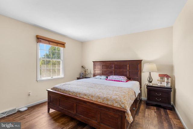 4507 MANCE DR, Harrisburg, PA 17112