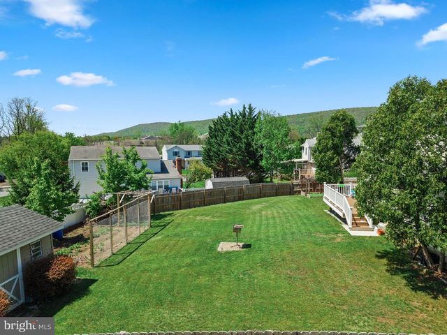 4507 MANCE DR, Harrisburg, PA 17112