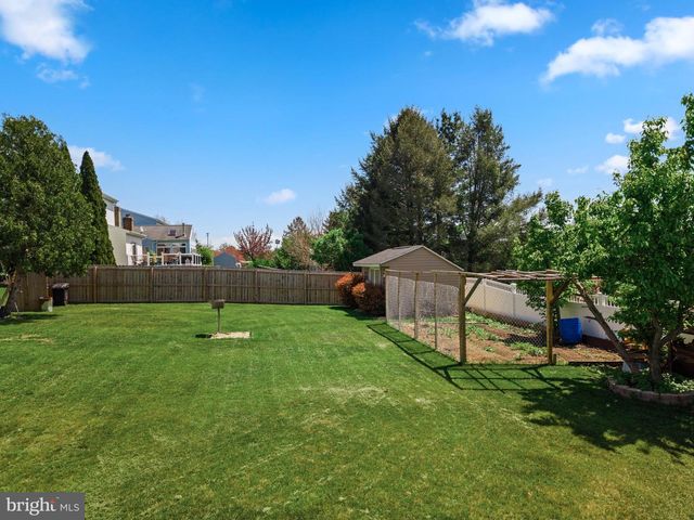 4507 MANCE DR, Harrisburg, PA 17112