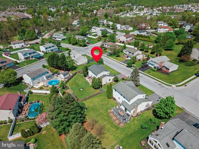 4507 MANCE DR, Harrisburg, PA 17112