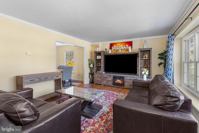 4507 MANCE DR, Harrisburg, PA 17112