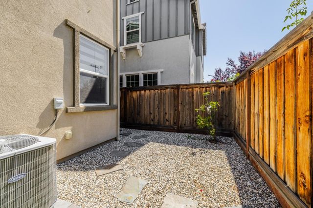 889 Barney Common, Livermore, CA 94551