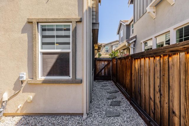 889 Barney Common, Livermore, CA 94551