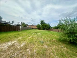 822 W Sinton St, Sinton, TX 78387