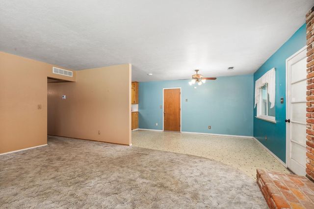 9075 S Mccall Avenue, Selma, CA 93662