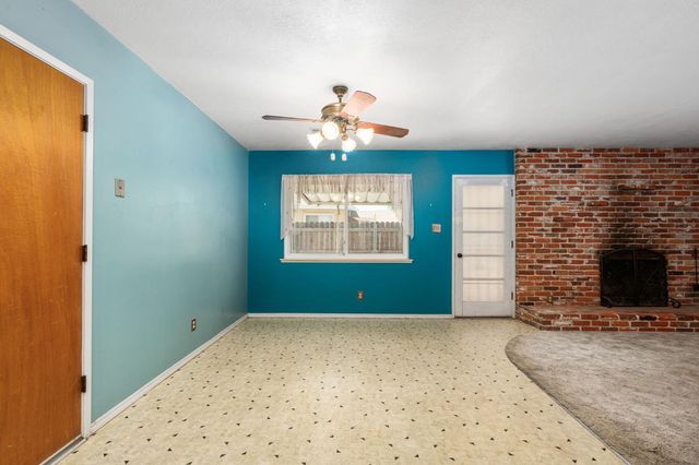 9075 S Mccall Avenue, Selma, CA 93662