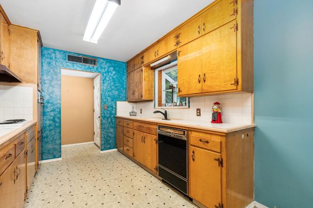 9075 S Mccall Avenue, Selma, CA 93662