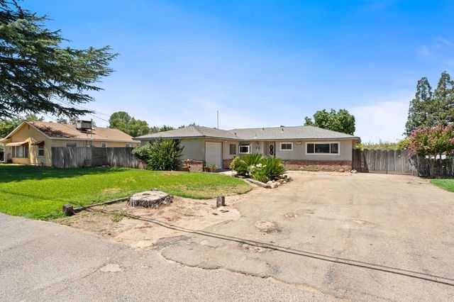 9075 S Mccall Avenue, Selma, CA 93662