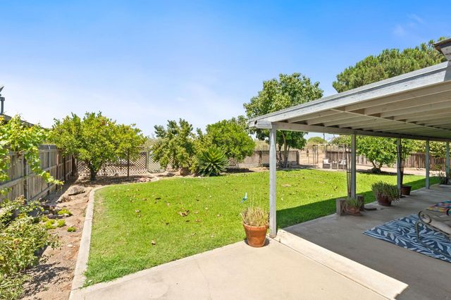 9075 S Mccall Avenue, Selma, CA 93662