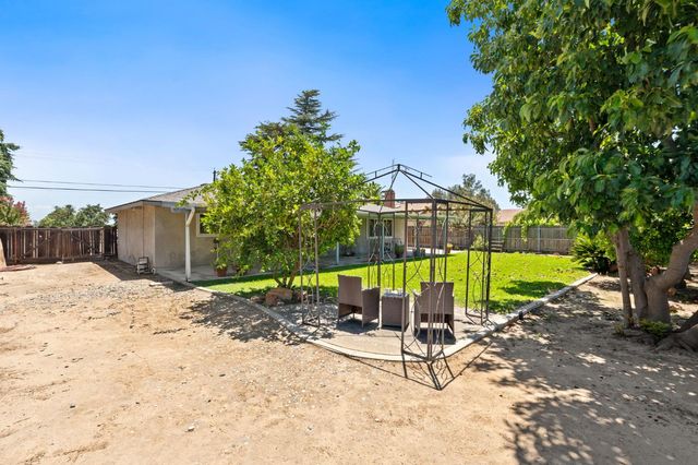 9075 S Mccall Avenue, Selma, CA 93662