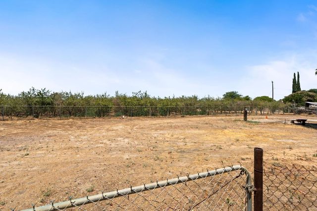 9075 S Mccall Avenue, Selma, CA 93662