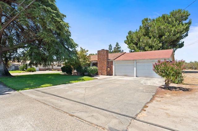 9075 S Mccall Avenue, Selma, CA 93662