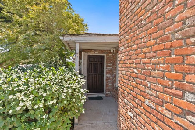 9075 S Mccall Avenue, Selma, CA 93662