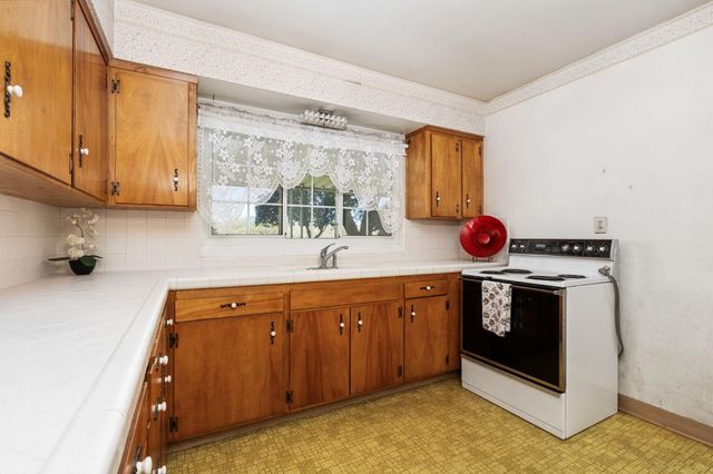 9075 S Mccall Avenue, Selma, CA 93662